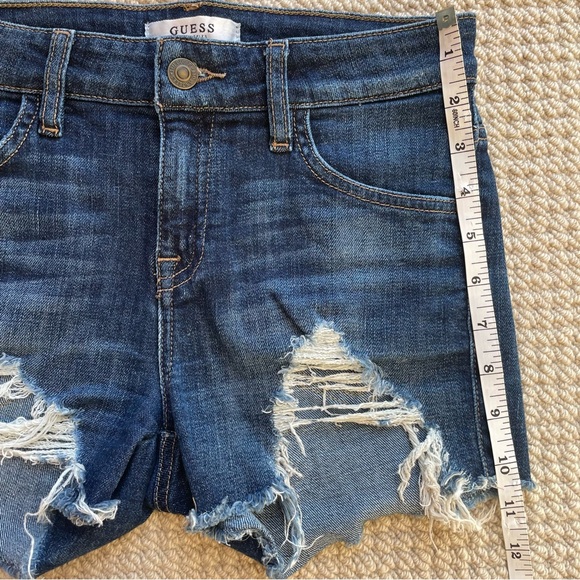 Guess Cutoff Jean Shorts Size 25 - Picture 9 of 10